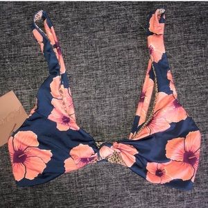 Acacia Hibiscus Spain Top